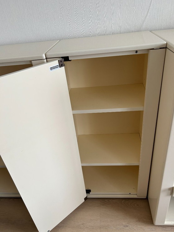 Low, shallow Interlübke cabinet, 1980s, cream – Wall cabinet, Mdf (photo 3 of 5)