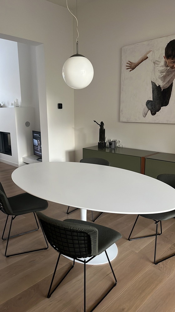 Oval Knoll Saarinen Dining Table 1.98 m – Mdf, Aluminium (photo 7 of 10)