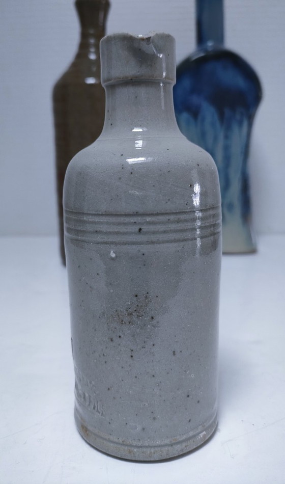 Image 1 of tre vasi vintage in ceramica a forma di bocciolo