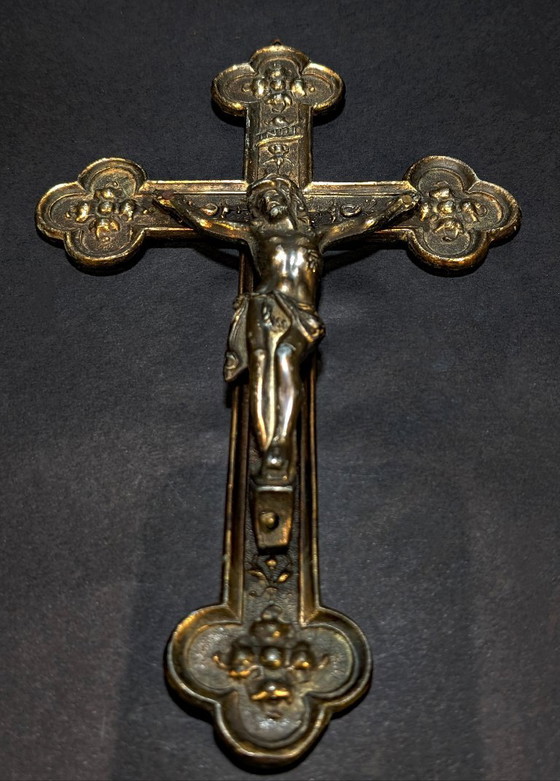 Crocifisso antico in bronzo – Cristo in rilievo – Croce decorata, XIX secolo – Oggetti decorativi, Bronze (photo 6 of 8)