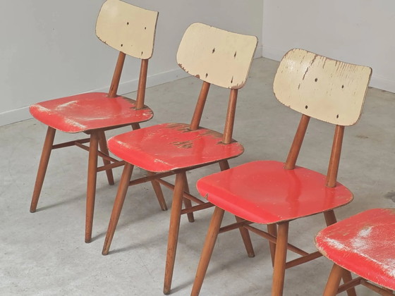 Lot de 4 chaises en bois rouges Ton (Thonet) des années 1960. – Chaises de salle à manger, Wood, Vintage (photo 13 of 16)