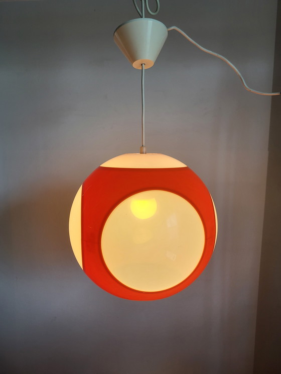 Image 1 of Lampe suspendue de l'ère spatiale, œil d'insecte, massif, orange et blanc, Belgique, années 1970