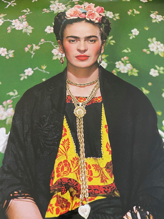 Image 1 of Nicolas Muray, Frida op bank, New York City, 1939, Copyright Nicolas Muray, Copyright 2020 FAMSF, Gedrukt in de VS