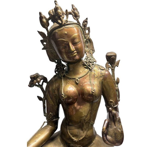 Antigua estatua tibetana de Tara en bronce dorado al fuego – lote 463 – Esculturas, Bronze, Gold (photo 10 of 17)