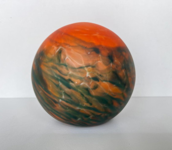 Image 1 of Lampada da tavolo vintage in stile Art Nouveau - Ragazza con palla di vetro arancione