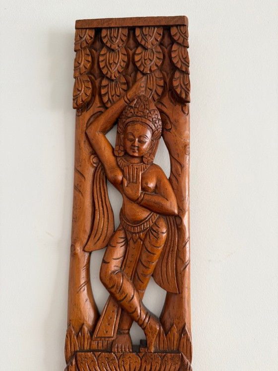 Hand-Carved Wooden Wall Panel – Apsara & Lovers – 56 cm – Décorations murales (photo 4 of 7)