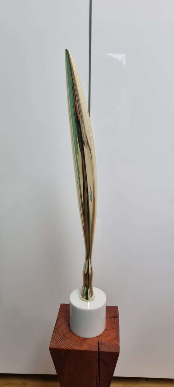 Image 1 of Escultura inspirada en Brâncuși