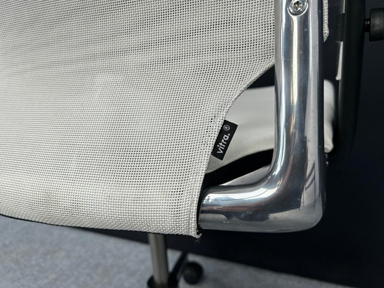 Image 1 of Vitra Meda office chair (refurbished)
