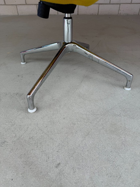 Image 1 of Cappellini Lotus Draaibare Fauteuil (meerdere aanwezig)