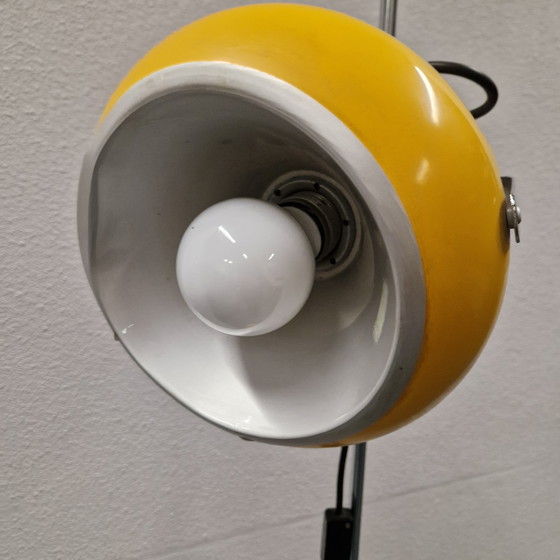 Image 1 of Vintage vloerlamp gele vloerlamp jaren 60 jaren 70