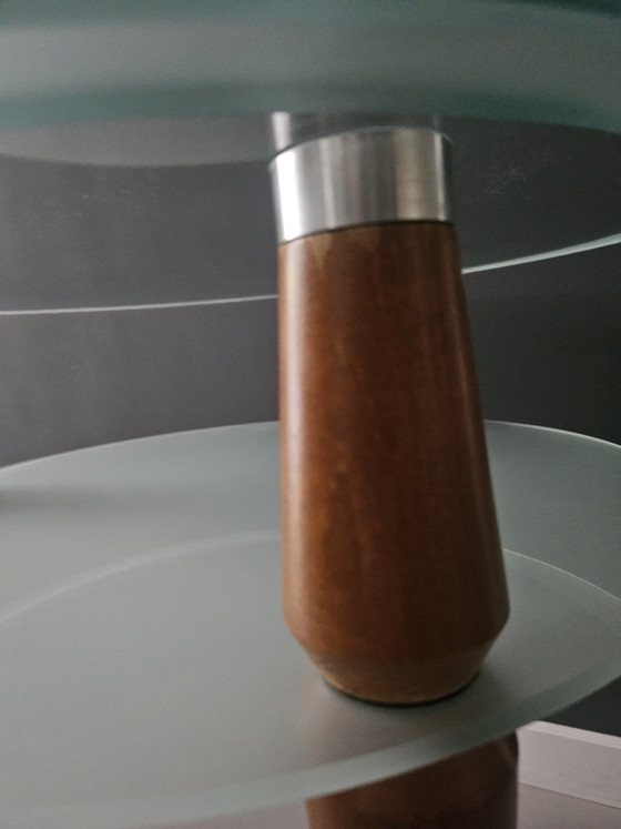 Image 1 of Table d'appoint trépied en verre style futuriste années 1970