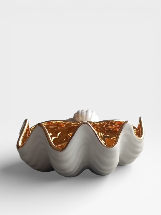Image 1 of Vintage 1960s porseleinen schelpschaal met goudluster - Hollywood Regency stijl