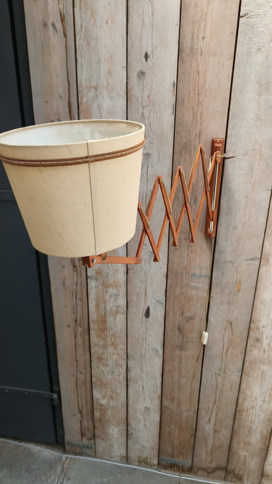 Image 1 of Vintage design Scandinavische teak jaren 50 schaarlamp