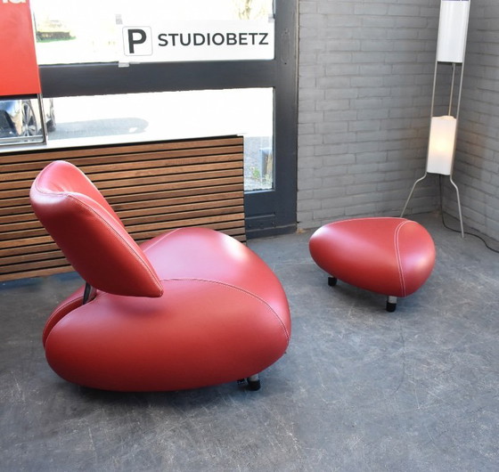Image 1 of Wunderschöner Leolux Pallone Design-Sessel in neuwertigem Zustand, inklusive Fußhocker.