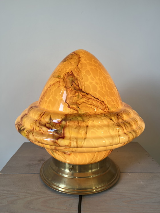 Image 1 of Marbled glass lampshade with brass base – Large amber-colored Murano style design / Art Deco