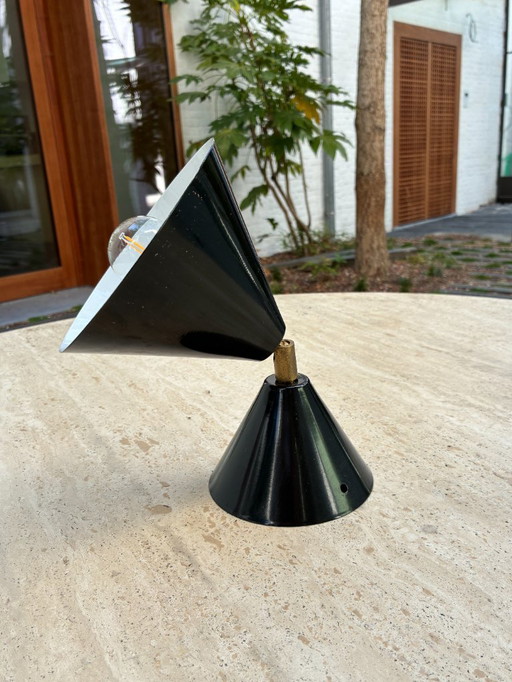 Cone Wandleuchte Atelier Areti schwarz