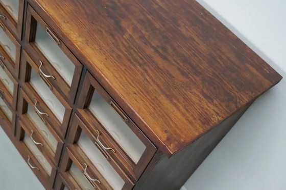 Image 1 of Armoire de mercerie/vitrine vintage en chêne hollandais, années 1950