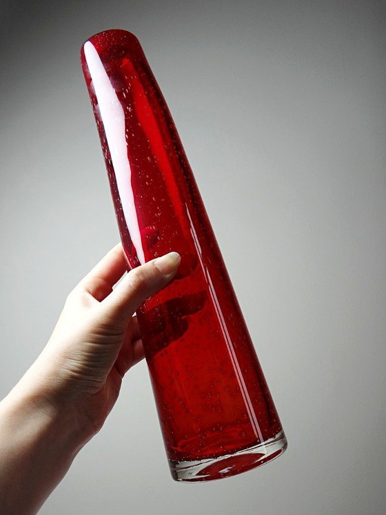 Image 1 of Vaas van rood, geblazen glas met bubbels in Murano-stijl, vintage jaren 1980-1990.