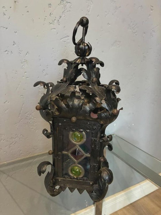 Lampada a sospensione gotica francese in ferro battuto, Vetro cattedrale al piombo (XIX secolo) (foto 7 di 8)