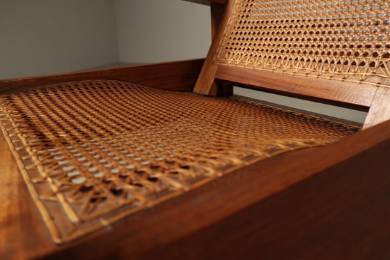 Image 1 of Sillón de salón de teca de estilo arquitectónico de mediados de siglo con asiento de mimbre, década de 1950.