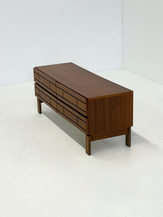 Image 1 of Buffet bas italien en bois avec lignes graphiques noires