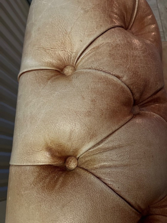 Image 1 of Vintage Chesterfield sofa in good condition