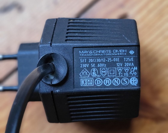 Image 1 of Lampada da tavolo o da scrivania HEMA minimalista