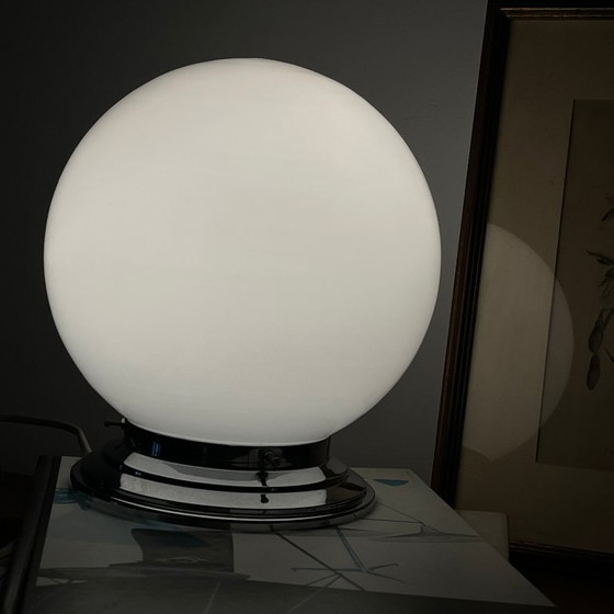 Plafonnier ou applique globe en verre opaline blanc 20 cm rosace de fixation en métal chromé – Glass (photo 6 of 7)