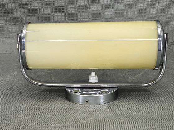 Image 1 of Tsjechische art-deco wandlamp van opaalglas, jaren 1930