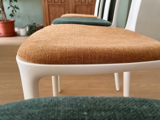 Image 1 of 4x Infiniti Canova chairs (RAL9001, green/orange)