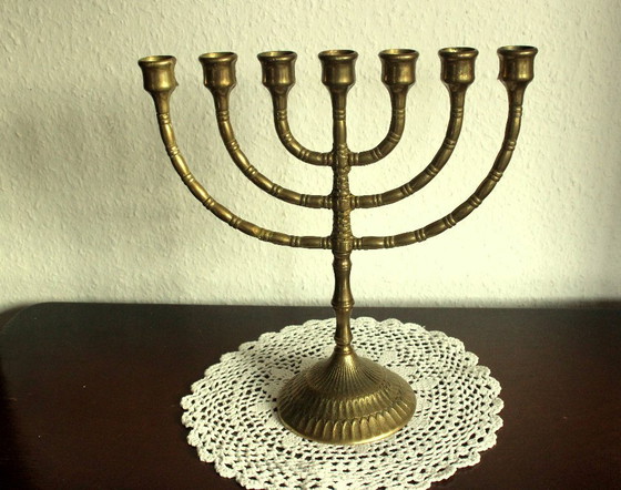 Image 1 of Grote messing menora - jaren 1950