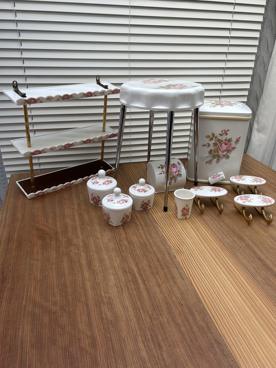 Image 1 of GILAC bathroom set
