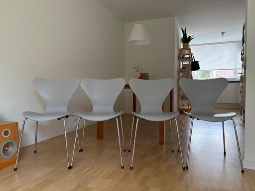 Fritz hansen Arne Jacobsen Series 7 vlinderstoel Nine Grey