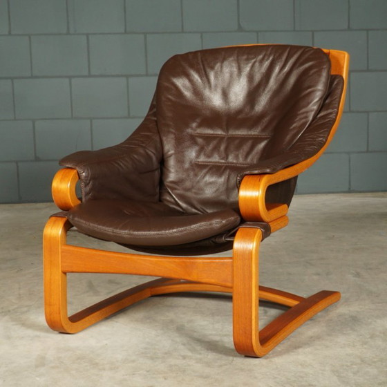 Danish Design “Apollo” Armchairs – Svend Skipper – 1970s – Plastic, Wood (photo 11 of 13)