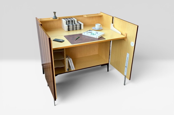 Image 1 of Secrétaire de style années 50, style Magic Box Home Office, en palissandre.