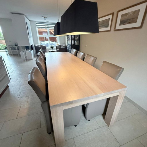 Ensemble de table à manger avec table 300x100cm, 8 chaises et 2 lampes, également vendu séparément