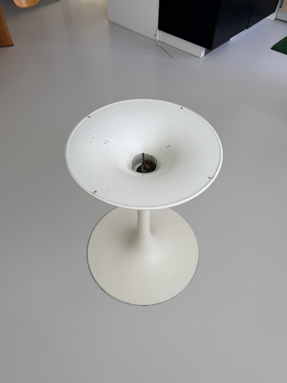 Image 1 of Arkana Tulip Maurice Burke - Mesa de comedor