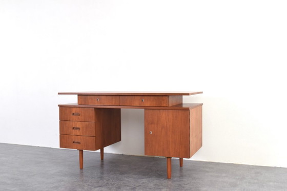 Escritorio de teca de mediados de siglo, década de 1960. – Wood (photo 11 of 18)