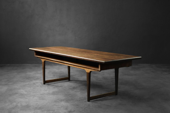 Image 1 of Mesa de centro danesa de mediados de siglo con estante, años 60