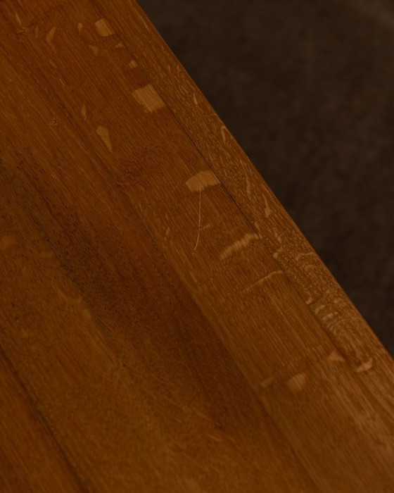 Image 1 of Vintage brutalistische massief eikenhouten bijzettafels (set van 3) – Nederlands, jaren 70