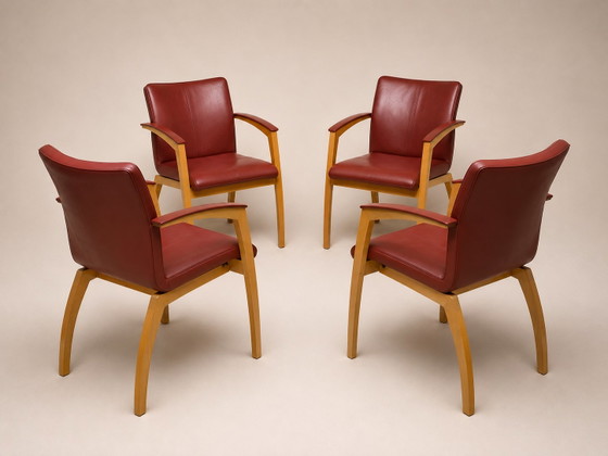 Leolux Camarilla | Set van 4 | Bordeauxrood | Hugo de Ruiter – Eetkamerstoelen, Leather, Wood (photo 2 of 8)