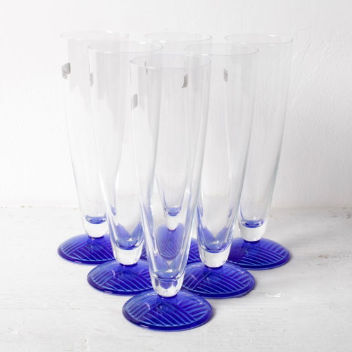 Set van 6 Vintage Glazen met Blauwe Voet / Zeldzame Hoge Tumblers / Zwiesel Glas / Duitsland / Jaren 90 – glazen karaffen
