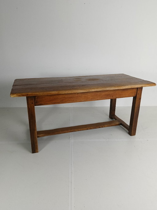 Hermosa mesa de monasterio francés