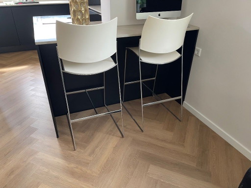 Casala Curvy Barkrukken (2) - Witte Zitting – Plastic (photo 2 of 10)