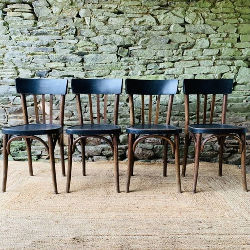 Juego de cuatro sillas de bistró vintage de madera curvada
