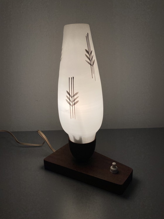 Tischlampe aus der Mitte des 20. Jahrhunderts – Tischlampen, Glass, Wood (photo 2 of 5)