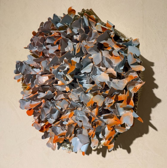 Image 1 of Swen Van der Sangen - Blossom Cake - Una obra de arte experimental en naranja y azul claro