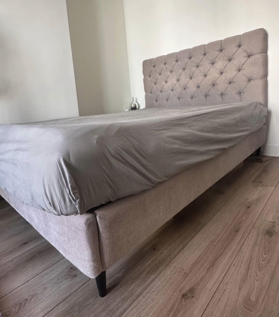 Premium bedframe + Tempur matras: 160 cm × 200 cm – Matrassen en bedbodems, Textile (photo 5 of 8)