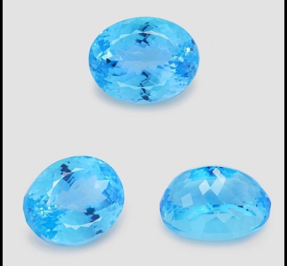 Image 1 of Topaz 41.82 Carat With Certificate