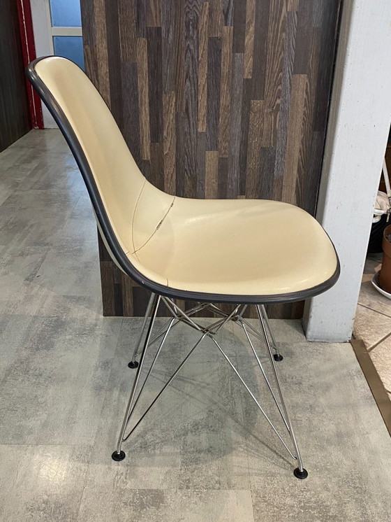 Image 1 of Off-white Eames Herman Miller vintage 50s 60s 70s fiberglass vinyl chair